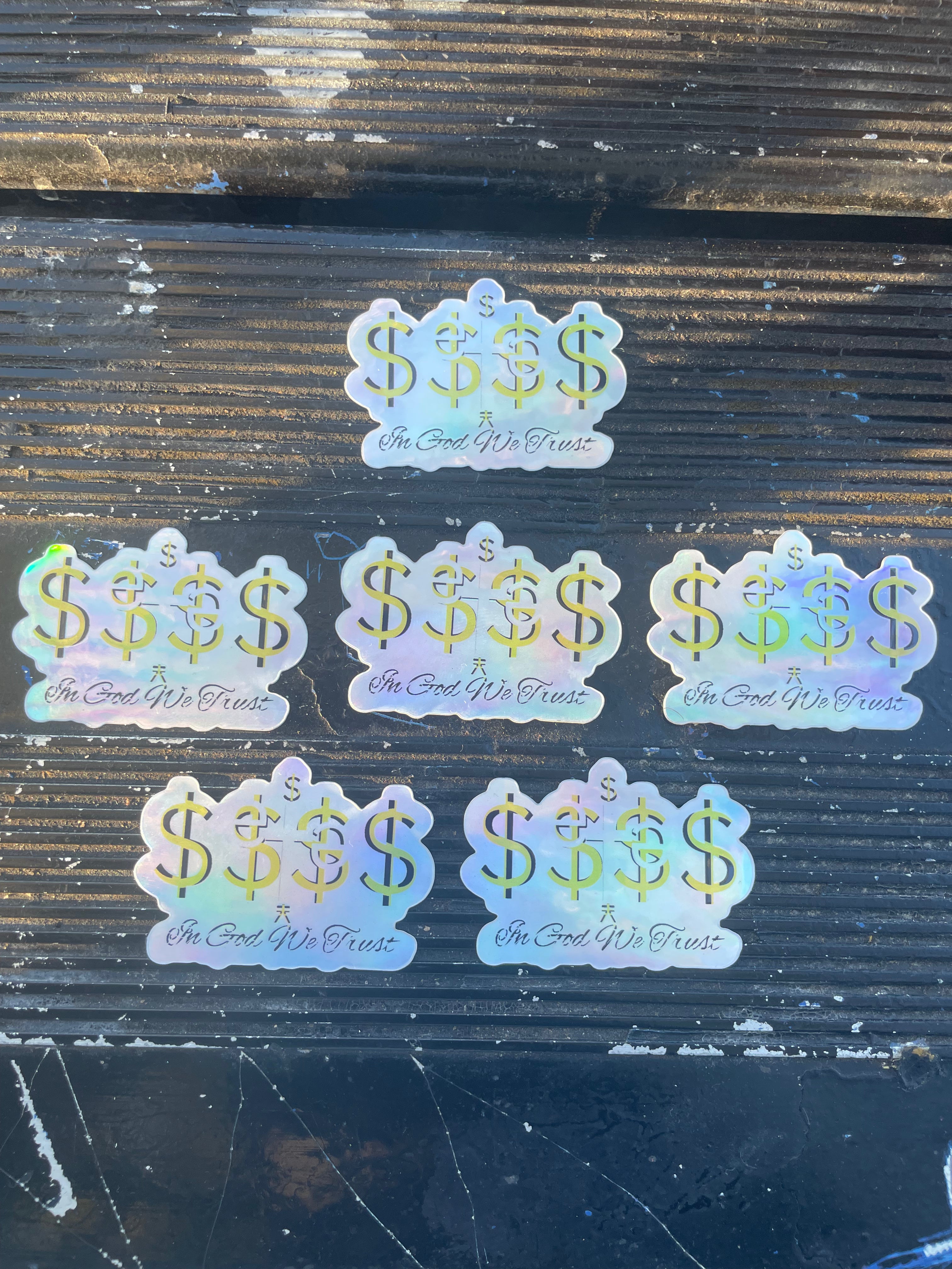 Holographic.ete